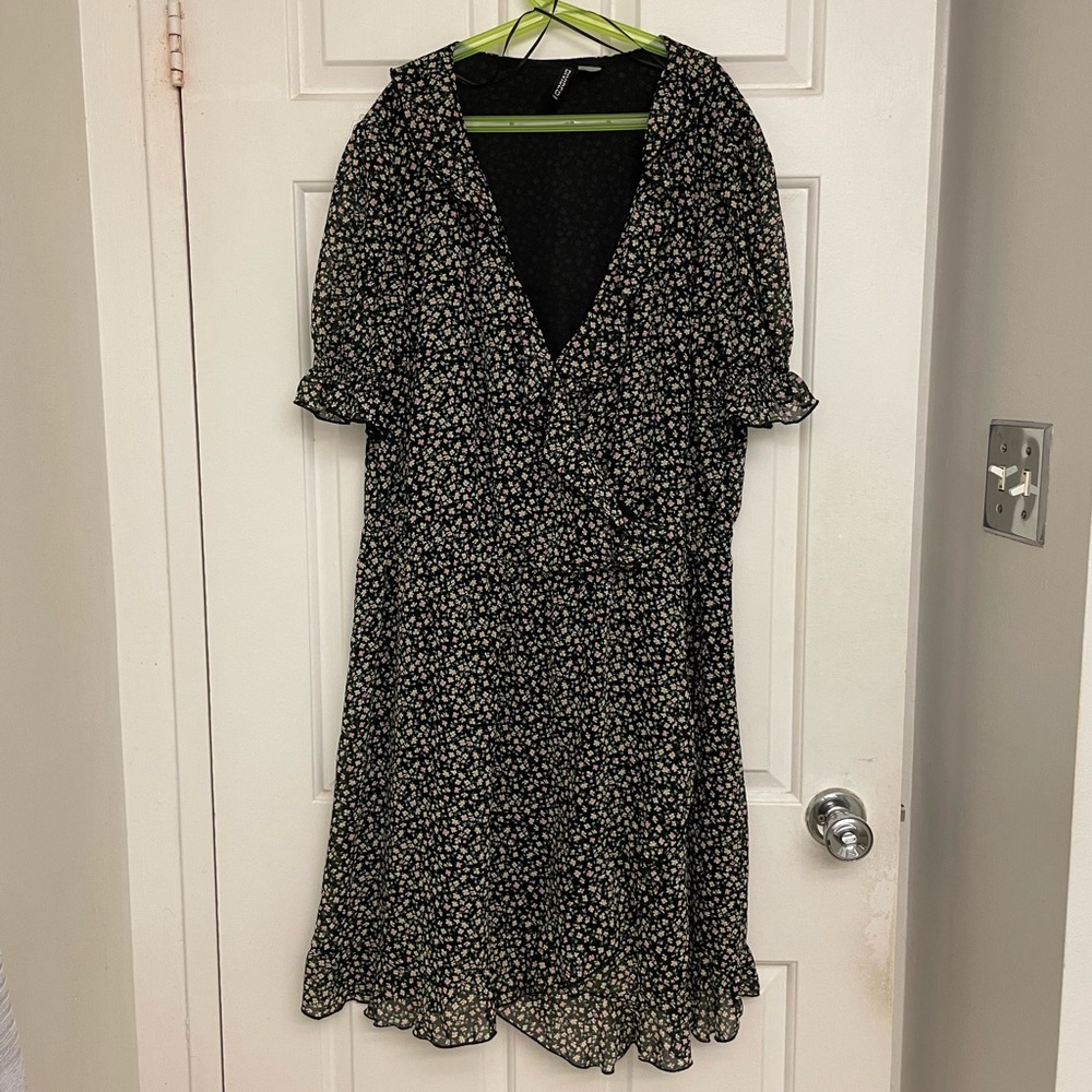 Divided Black and White Puff Sleeve Midi Sundress